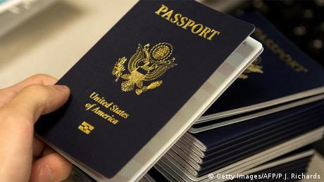 USA Reisepass (Getty Images/AFP/P.J. Richards)