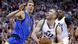 Dirk Nowitzki (l.) von den Dallas Mavericks verteidigt gegen Gordon Hayward (r.) von den Utah Jazz (Foto: picture-alliance/AP Photo/R. Bowmer) Dirk Nowitzki (l.) von den Dallas Mavericks verteidigt gegen Gordon Hayward (r.) von den Utah Jazz (Foto: picture-alliance/AP Photo/R. Bowmer)