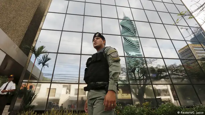 El presidente de Panamá, Juan Carlos Varela, recibió donaciones de la constructora brasileña Odebrecht, asegura Ramón Fonseca Mora, exministro consejero del mandatario y socio del bufete Mossack Fonseca.El presidente de Panamá, Juan Carlos Varela, recibió donaciones de la constructora brasileña Odebrecht, asegura Ramón Fonseca Mora, exministro consejero del mandatario y socio del bufete Mossack Fonseca. 09.02.2017 