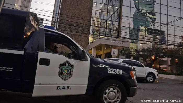 Panama Stadt Ermittler durchsuchen Kanzlei Mossack Fonseca (Getty Images/AFP/E. Grimaldo)