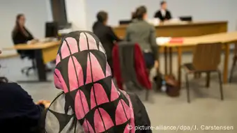 Deutschland Berliner Arbeitsgericht Kopftuchverbot für Lehrerinnen an Berliner Schulen