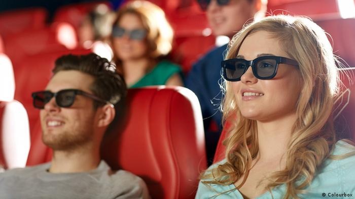 Kinozuschauer mit 3D-Brillen (Foto: Colourbox)