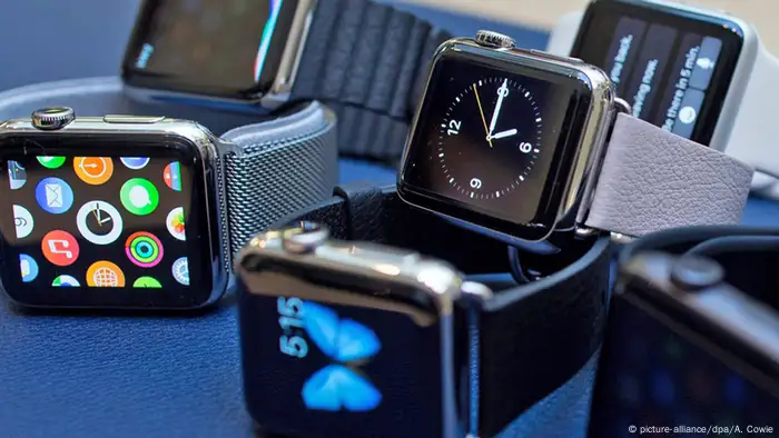 Smartwatches (Photo: Picture-alliance/dpa/A. Cowie)