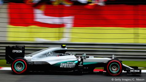 2012 Chinese GP – Rosberg wins his first F1 race in Mercedes