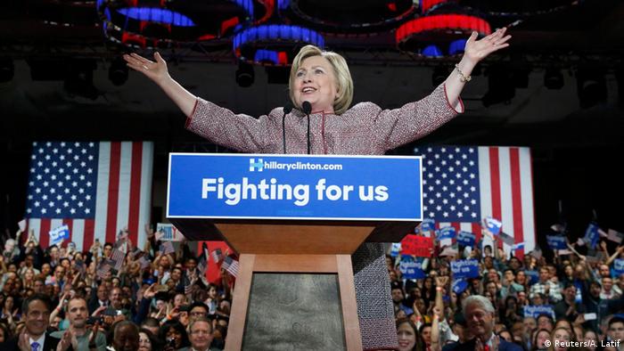 Hillary Clinton bei einer Wahlkampf-Veranstaltung Foto: Reuters/A. Latif