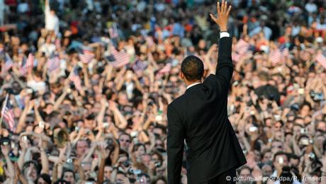 Barack Obama spricht als Senator in Berlin zu 200.000 Menschen. (Foto: picture-alliance/dpa/R. Jensen)