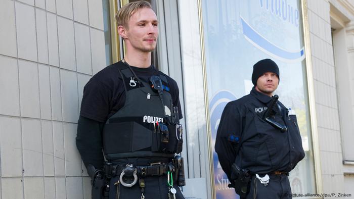 Lange Haftstrafen Im Dusseldorfer Pflegemafia Prozess Aktuell Deutschland Dw 05 02 18