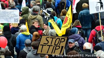 Anti-TTIP-Demonstration in Hannover (Foto: Getty Images/AFP/J. Macdougall)