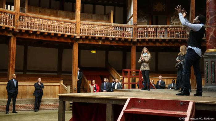 England Besuch US Präsident Obama im Globe Theatre
