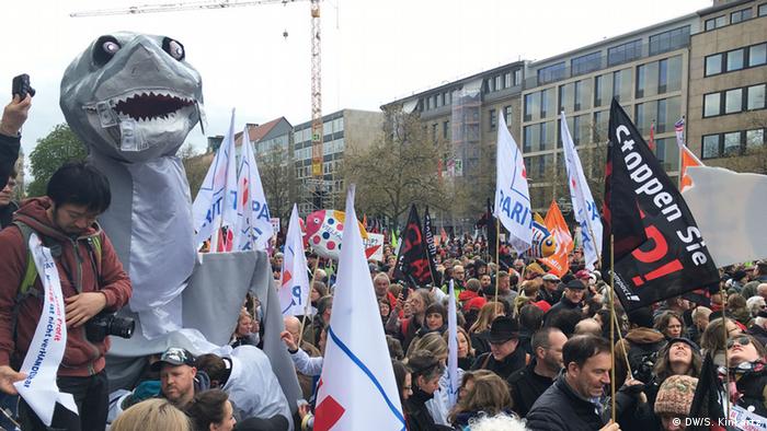 Deutschland Demonstration gegen TTIP und CETA in Hannover