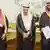 ولیعهد سابق محمد بن نایف (چپ) و ولیعهد کنونی عربستان، محمد بن سلمان در دو سمت ملک سلمان
