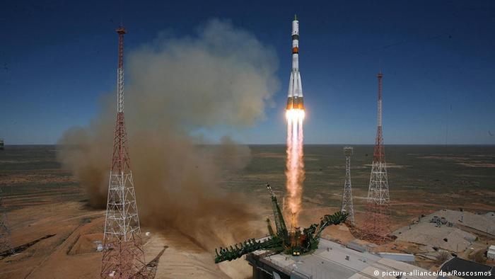 Kasachstan Baikonur Kosmodrom Start Trägerrakete 