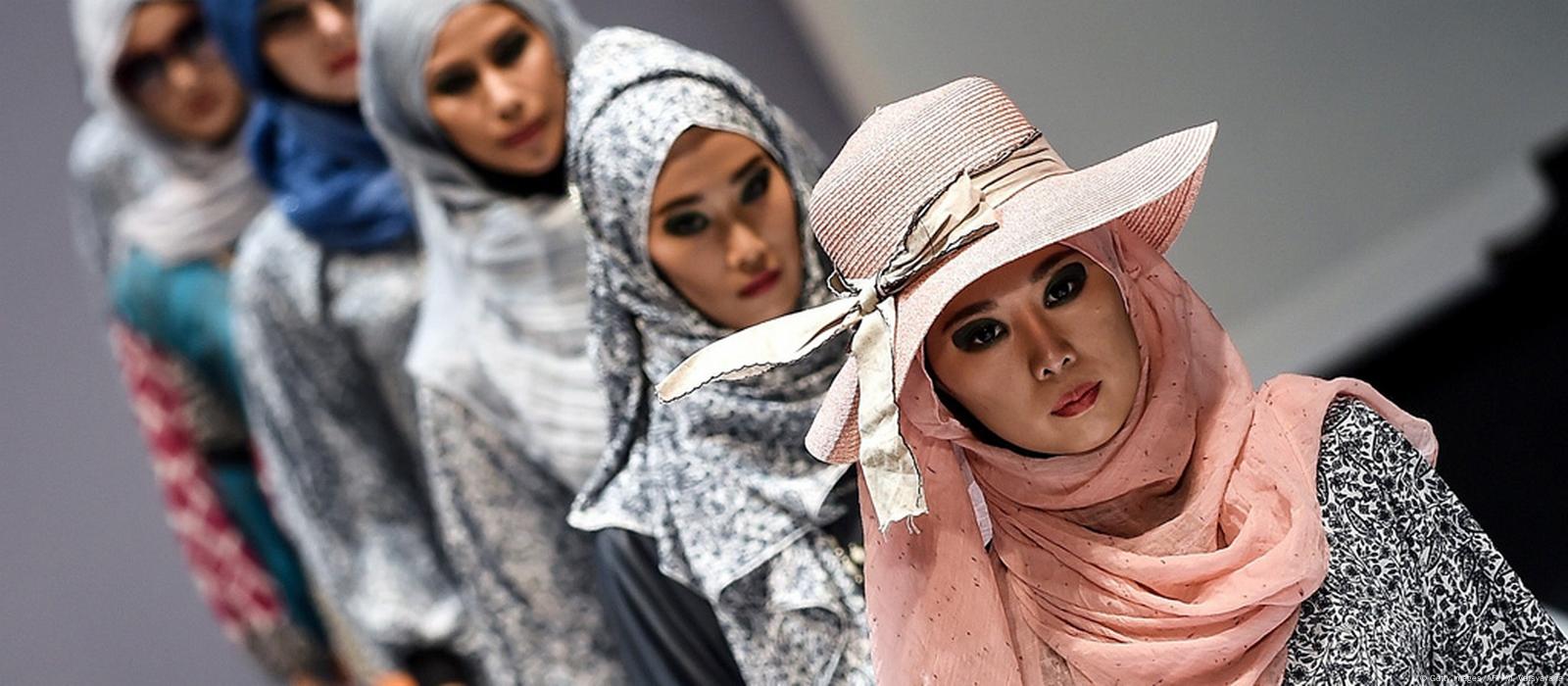 Estilistas descobrem a moda islâmica – DW