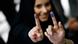 Iran Wahlen junge Frauen zeigen die Tinte an ihren Fingern Iran Wahlen junge Frauen zeigen die Tinte an ihren Fingern