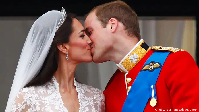 Prinz William und Kate Middleton Herzogin von Cambridge, Hochzeitskuss (Foto: dpa)