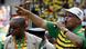 Präsident Zuma mit Mikrofon bei einer Wahlkundgebung. Präsident Zuma mit Mikrofon bei einer Wahlkundgebung.