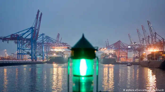 Hamburger Hafen Containerterminals Symbolbild Globalisierung TTIP Export Wirtschaft