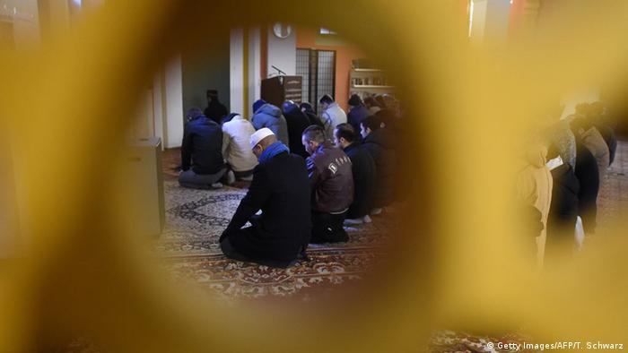 Deutschland Muslime Freitagsgebet Moschee Berlin