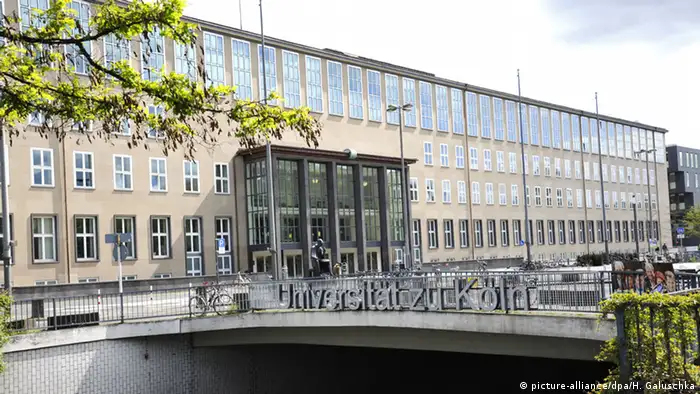 Köln Universität Hauptgebäude (picture-alliance/dpa/H. Galuschka)