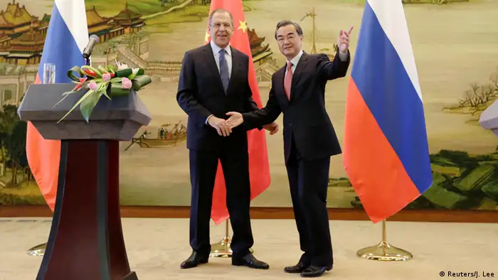 China Beijing Wang Yi und Sergei Lavrov