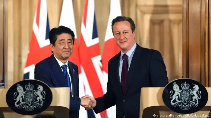 Großbritannien London David Cameron und Shinzo Abe bei Pressekonferenz