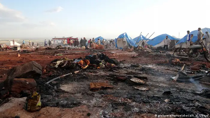Syrien Luftangriffe auf Kamuna Flüchtlingslager nahe Sarmada