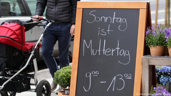Deutschland Muttertag in Leipzig (picture-alliance/dpa/S. Willnow)