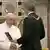 Vatikan Papst Franziskus erhält Aachener Karlspreis