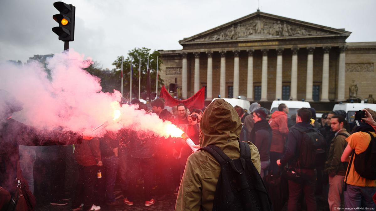 French Government To Face No-confidence Vote – DW – 05/11/2016