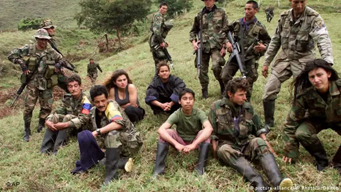 Kolumbien Kindersoldaten FARC Armee (picture-alliance/AP Photo/S. Dalton)