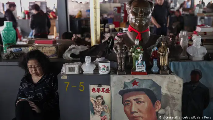 China 50. Jahrestag Kulturrevolution - Flohmarkt Büste Mao Zedong