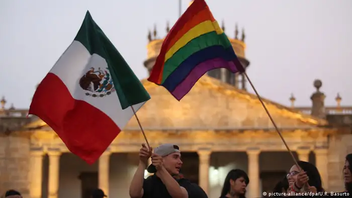 Mexiko Internationaler Tag gegen Homophobie (picture-alliance/dpa/U.R. Basurto)