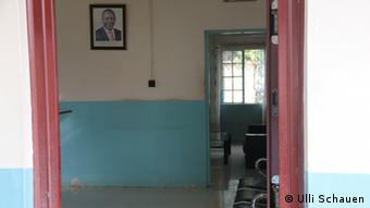 Kisumu County’s empty administration offices (photo: Ulli Schauen)