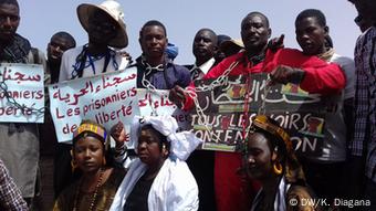 L'esclavage est assimilé à un crime contre l'humanité dans la Constitution mauritanienne mais le phénomène persiste. 