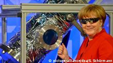 dpatopbilder - German Chancellor Angela Merkel visits the European Astronaut Centre (EAC) in Cologne on May 18, 2016. Photo: Sascha Schuermann/dpa +++(c) dpa - Bildfunk+++ Copyright: picture-alliance/dpa/S. Schürmann
