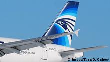 EgyptAir-Maschine abgestürzt: Archivbild eines A320 Pictured in this file image is EgyptAir Airbus A320 (A320-232) passenger plane (tail number SU-GCC). EgyptAir flight MS804 from Paris, France, to Cairo, Egypt with 66 people on board disappeared from radar on May 19, 2016. +++(C) Imago/Tass/D. Osipov