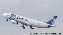 An EgyptAir Airbus A330-300 takes off for Cairo from Charles de Gaulle Airport outside of Paris, Thursday, May 19, 2016. An EgyptAir flight from Paris to Cairo with 66 passengers and crew on board crashed in the Mediterranean Sea early Thursday morning off the Greek island of Crete, Egyptian and Greek officials said. (AP Photo/Christophe Ena) | +++(C) pictue-alliance/AP Photo/C. Ena