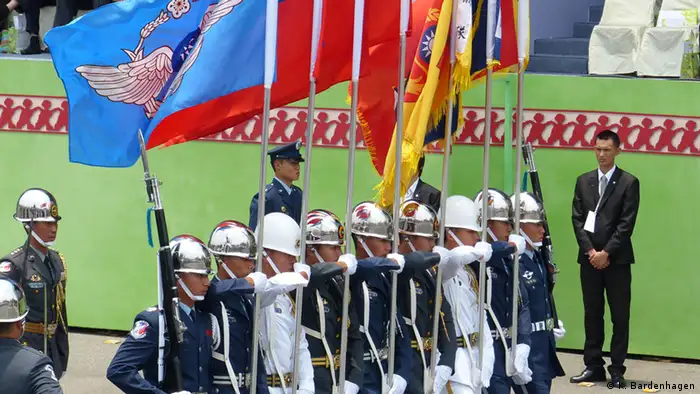 Taiwan Soldaten bei Zeremonie
