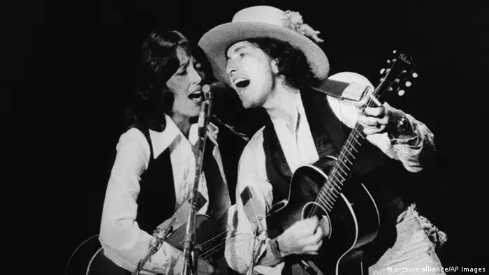 USA Joan Baez und Bob Dylan Konzert (picture alliance/AP Images)