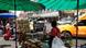 Thailand Bangkok Markt grüne Sonnenschirme über Ständen Thailand Bangkok Markt grüne Sonnenschirme über Ständen