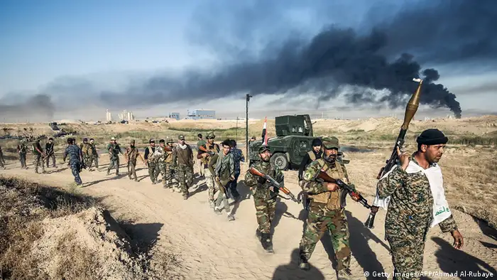 Irak Fallujah Soldaten beim Vormarsch