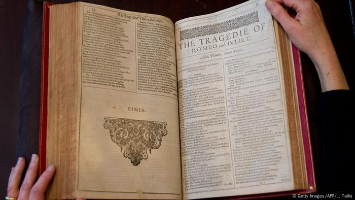 Rare Shakespeare Book Sells For 2 75 Million In London News Dw 25 05 2016 Rare Shakespeare Book Sells For 2 75 Million In London News Dw 25 05 2016