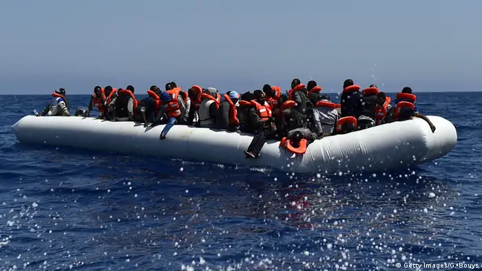 Symbolbild Flüchtlingsboot