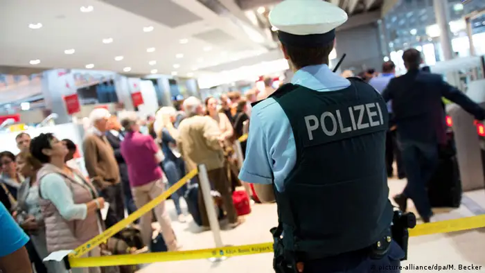 Deutschland Flüge am Flughafen Köln Bonn gestoppt