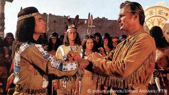 Filmszene aus Winnetou I (Foto: picture alliance/United Archives/IFTN)