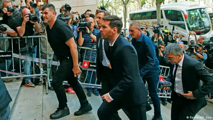 Spanien Barcelona Lionel Messi Ankunft vor Gericht