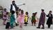 Pakistan Sardar Haji Jan Mohammad Khilji mit seinen Kindern Pakistan Sardar Haji Jan Mohammad Khilji mit seinen Kindern