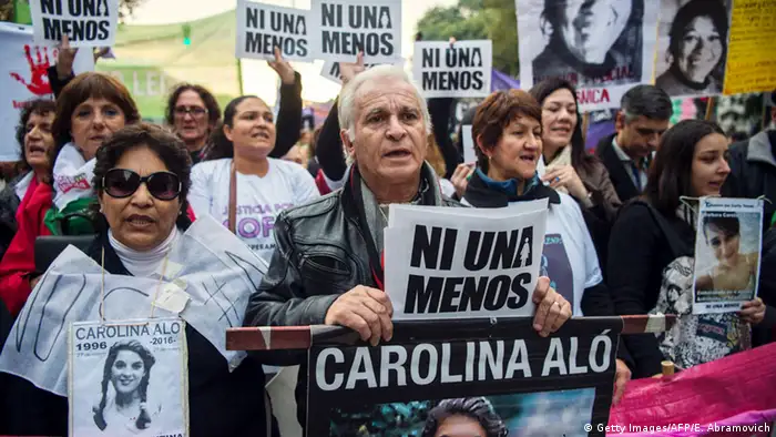 Argentinien Protest gegen häusliche Gewalt (Getty Images/AFP/E. Abramovich)