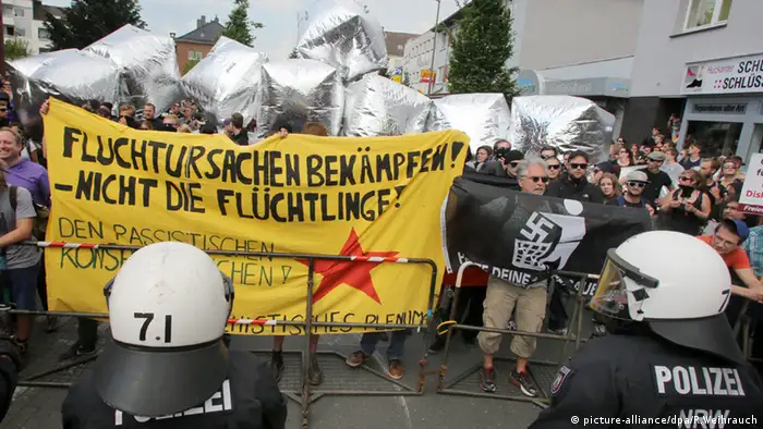 Dortmund Demonstration BlockDo Polizei Rechts gegen Links