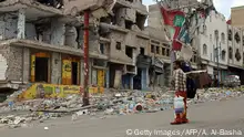 شهادات من تعز.. الوضع الإنساني في الحضيض وضوء الأمل يخفت